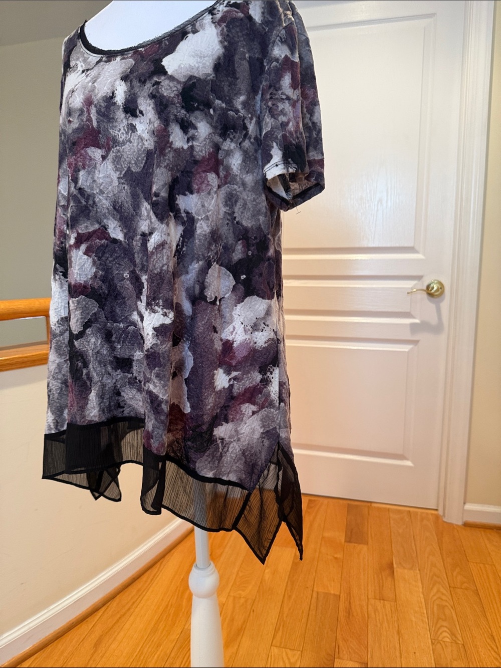 Simply Vera Vera Wang Black, Gray & Purple Watercolor Scoop Neck Tunic